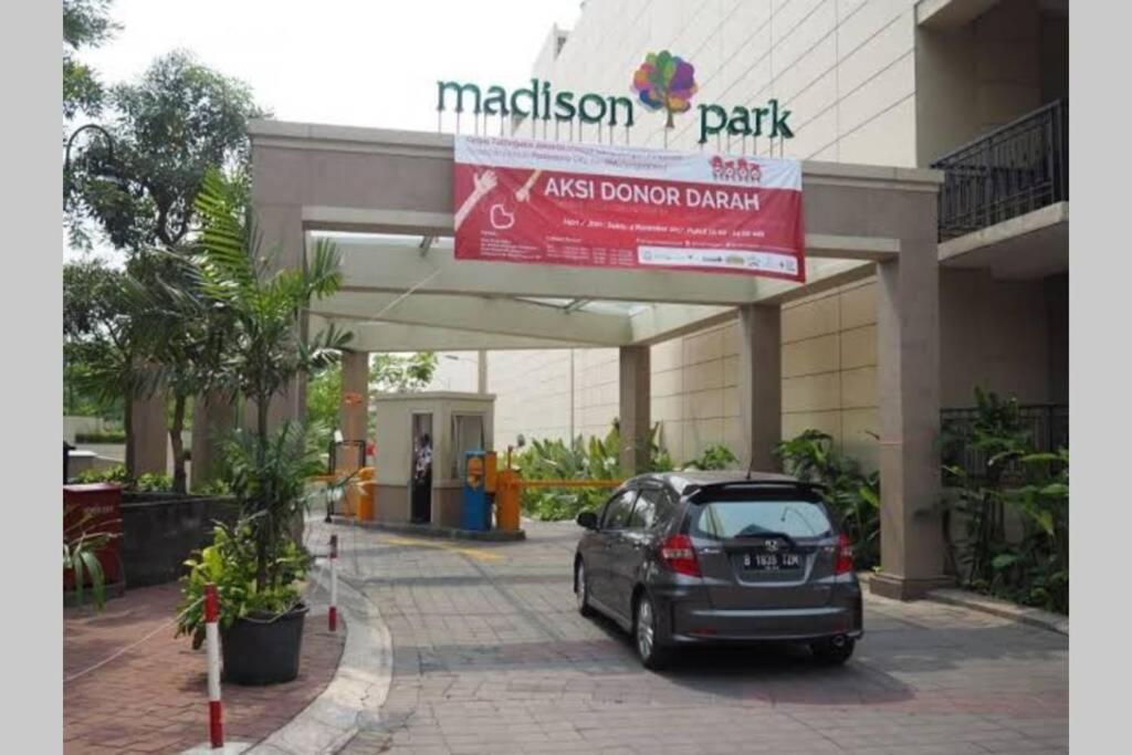 1 Bedroom Apartment Near Central Park Mall Jakarta Ngoại thất bức ảnh