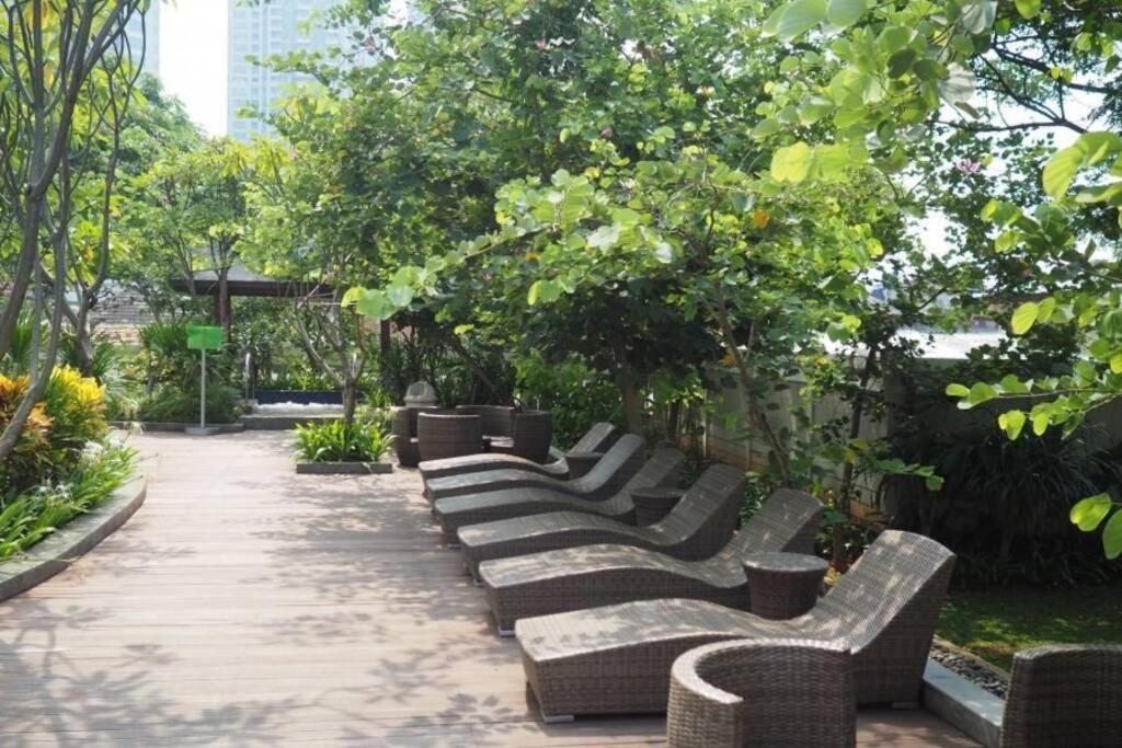 1 Bedroom Apartment Near Central Park Mall Jakarta Ngoại thất bức ảnh